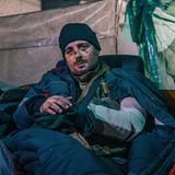 Asow-Kämpfer sitzt im Schlafsack