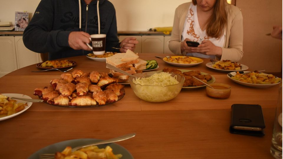 Ukraine Frauenhaus Essen steht auf dem Tisch