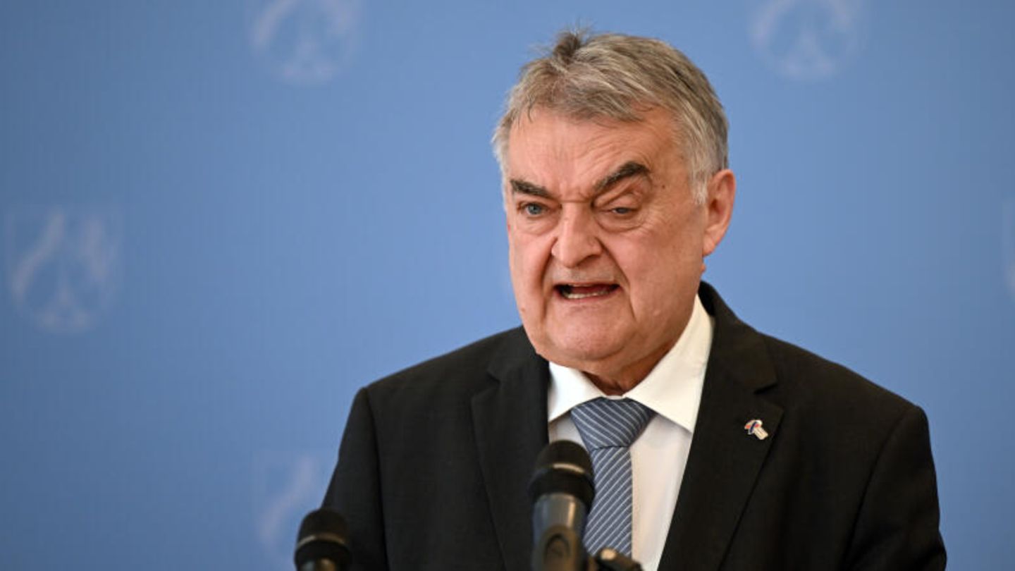 NRWs Innenminister Reul