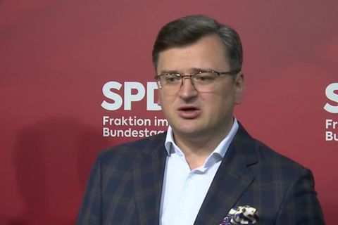 Video: Ukrainischer Außenminister lobt Deutschland