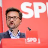 Thomas Kutschaty (SPD) gibt eine Pressekonferenz nach den Gremiensitzungen seiner Partei