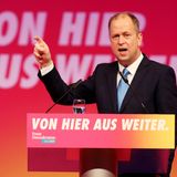 Joachim Stamp (FDP) spricht zu den Delegierten des Landesparteitages der FDP