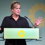 Mona Neubaur (Grüne), auf einem Parteitag