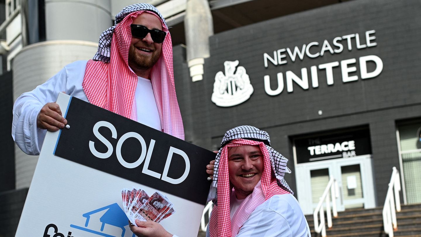 Newcastle United get Saudi-look kit