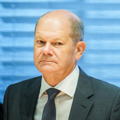 Bundeskanzler Olaf Scholz (SPD) zu Gast im Verteidigungsausschuss