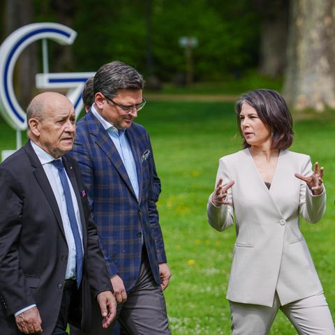 G7-Mitglieder würden Ukraine auch jahrelang Waffen liefern
