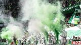 Pyrotechnik ist in den letzten Wochen ein vertrautes Bild in den Bundesliga-Stadien geworden, so auch an diesem Wochenende: Das sportlich unbedeutende Bundesligaspiel zwischen dem VfL Wolfsburg und dem FC Bayern München in der Fußball-Bundesliga ist einige Minuten verzögert angepfiffen worden. Etwa 20 maskierte VfL-Anhänger brannten in der Nordkurve grün-weiße Pyrotechnik ab. Nach Durchsagen in der Volkswagen-Arena stellten die Männer die Aktion wenige Minuten später ein.