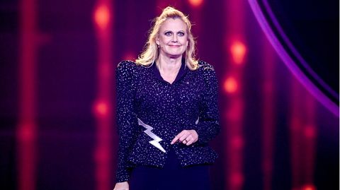 Moderatorin Barbara Schöneberger steht bei der Show "Germany 12 Points - der deutsche ESC-Vorentscheid" auf der Bühne