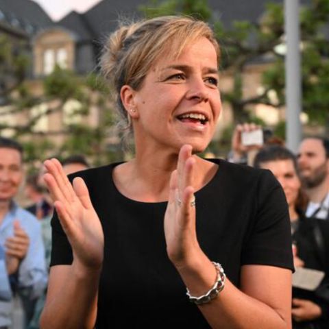 Sie ist die strahlende Grünen-Wahlsiegerin in NRW: Mona Neubaur