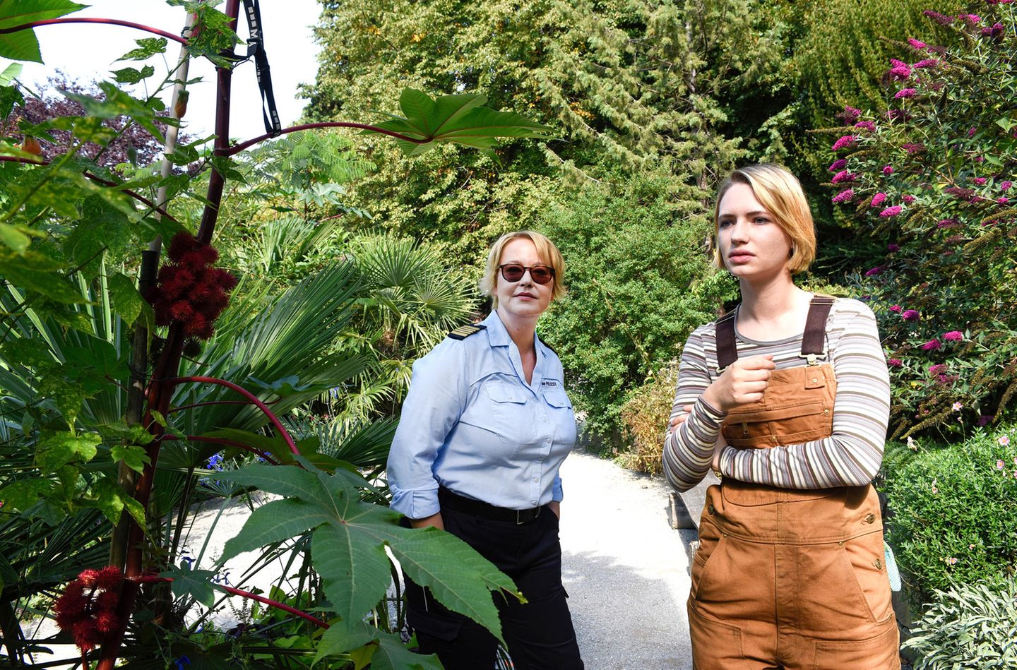 In der ARD-Vorabendserie "WaPo Bodensee" spielte Zoë Valks 2021 eine junge Gärtnerin, die unter Mordverdacht steht.