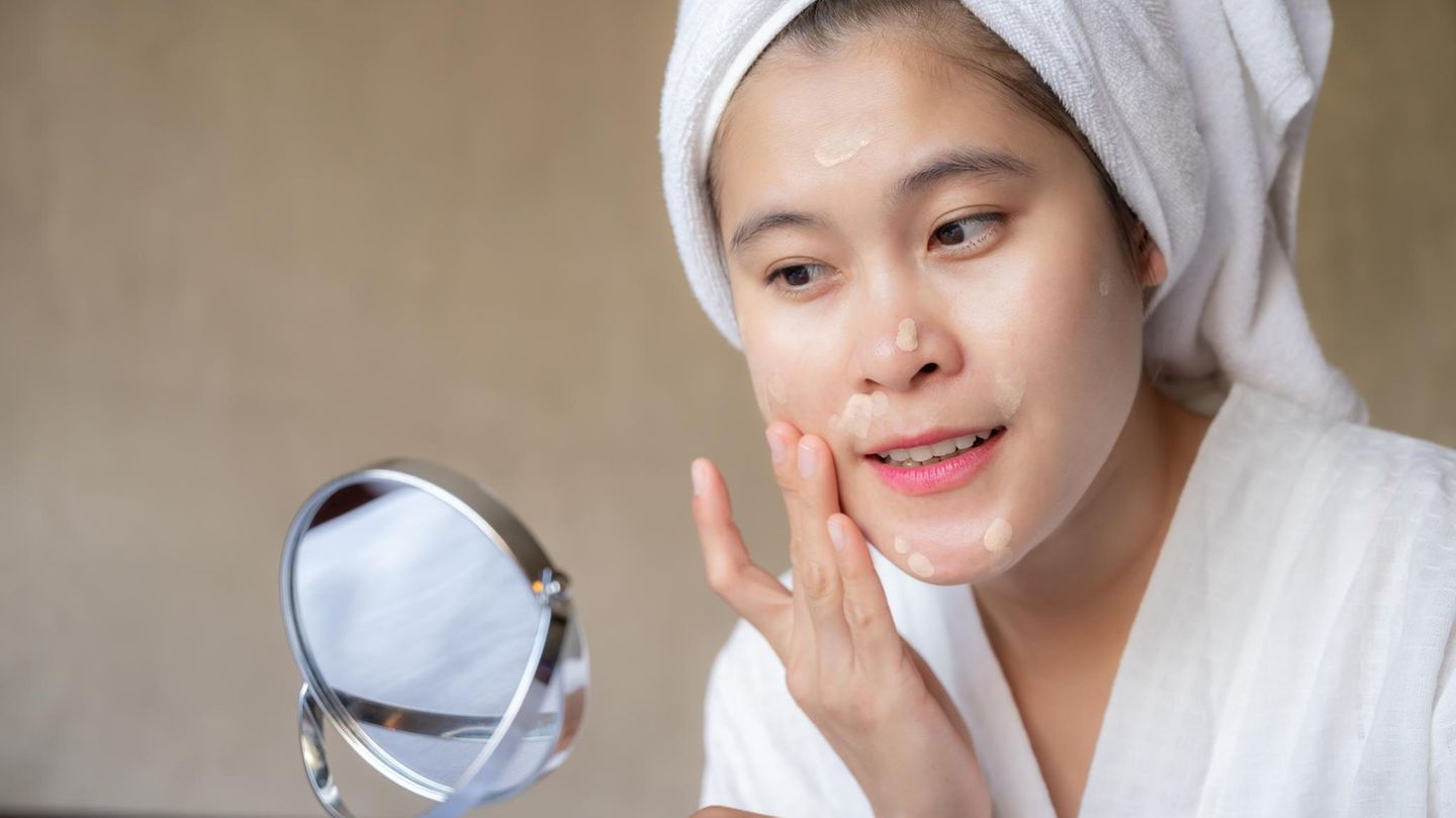 Cover stick against pimples and dark circles: the best products