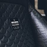 Kunstvoll gestepptes Leder im Brabus 900 Rocket Edition