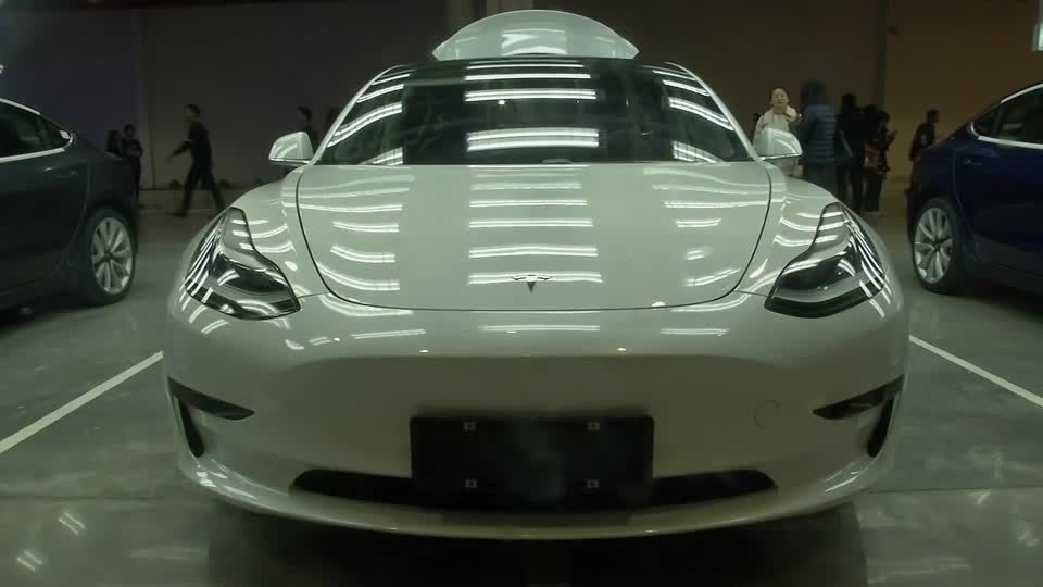 Video: Tesla verschiebt Hochfahren der Produktion in Shanghai Video: Tesla verschiebt Hochfahren der Produktion in Shanghai