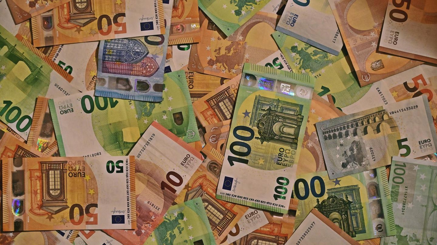 Ein Haufen Euro-Scheine Ein Haufen Euro-Scheine