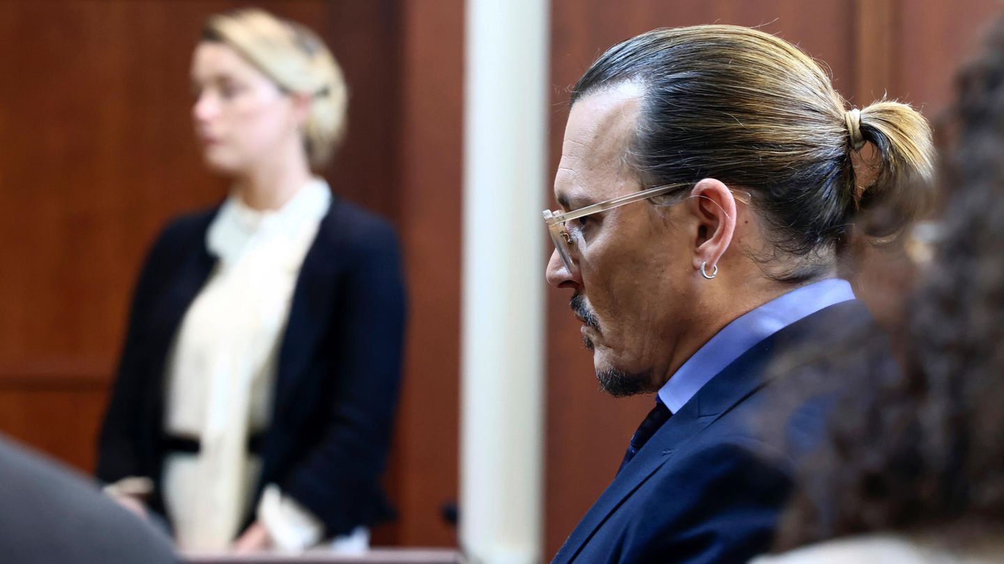Johnny Depp: Why he doesn’t look at Amber Heard in court