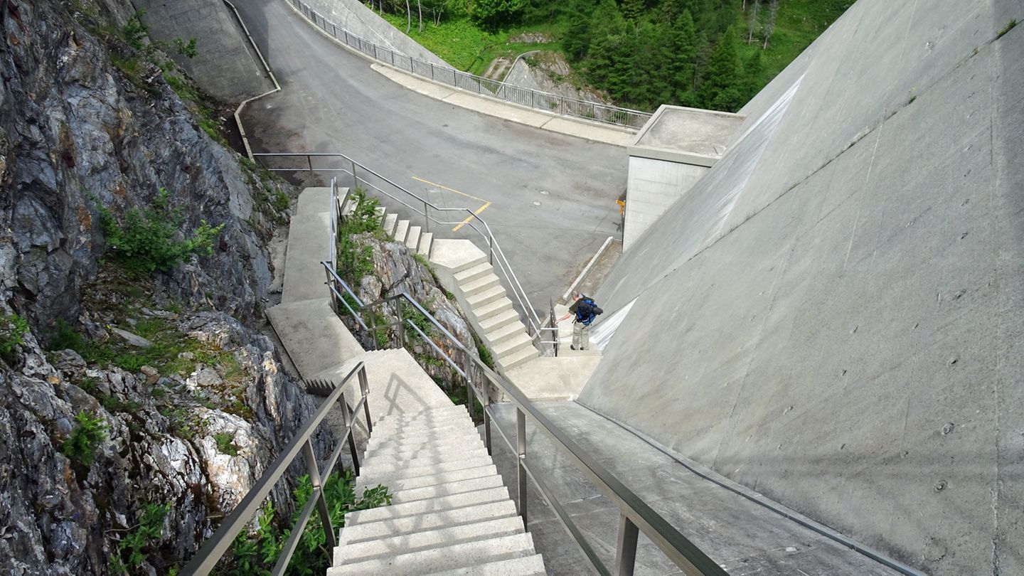 Staumauer Lago di Luzzone