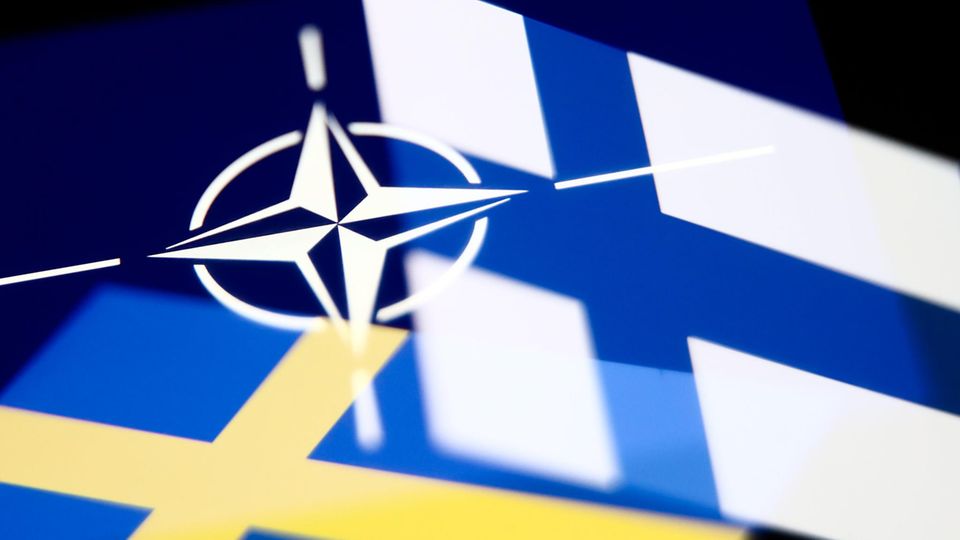 Die Flaggen der Nato, Schwedens und Finnlands