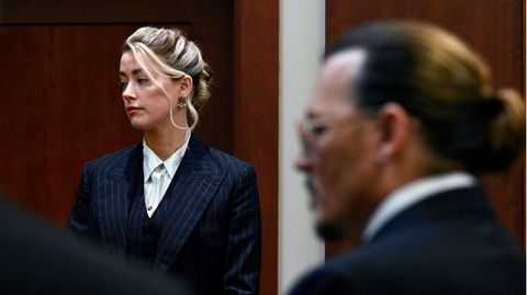 Johnny Depp und Amber Heard stehen sich derzeit in Fairfax, Virginia, vor Gericht gegenüber
