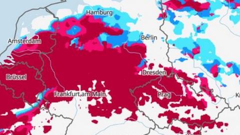 Eine Karte zeigt Wetter in Deutschland mit Gewittern