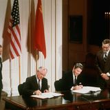 US-Präsident Ronald Reagan und der sowjetische Parteichef Michail Gorbatschow