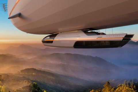 Die Airyacht hängt an ihrem Zeppelin und fliegt durch die Luft