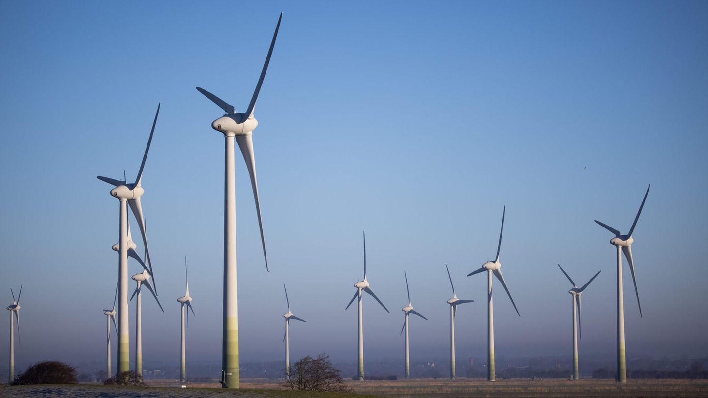 EU plan: 300 billion for independence from Russian energy