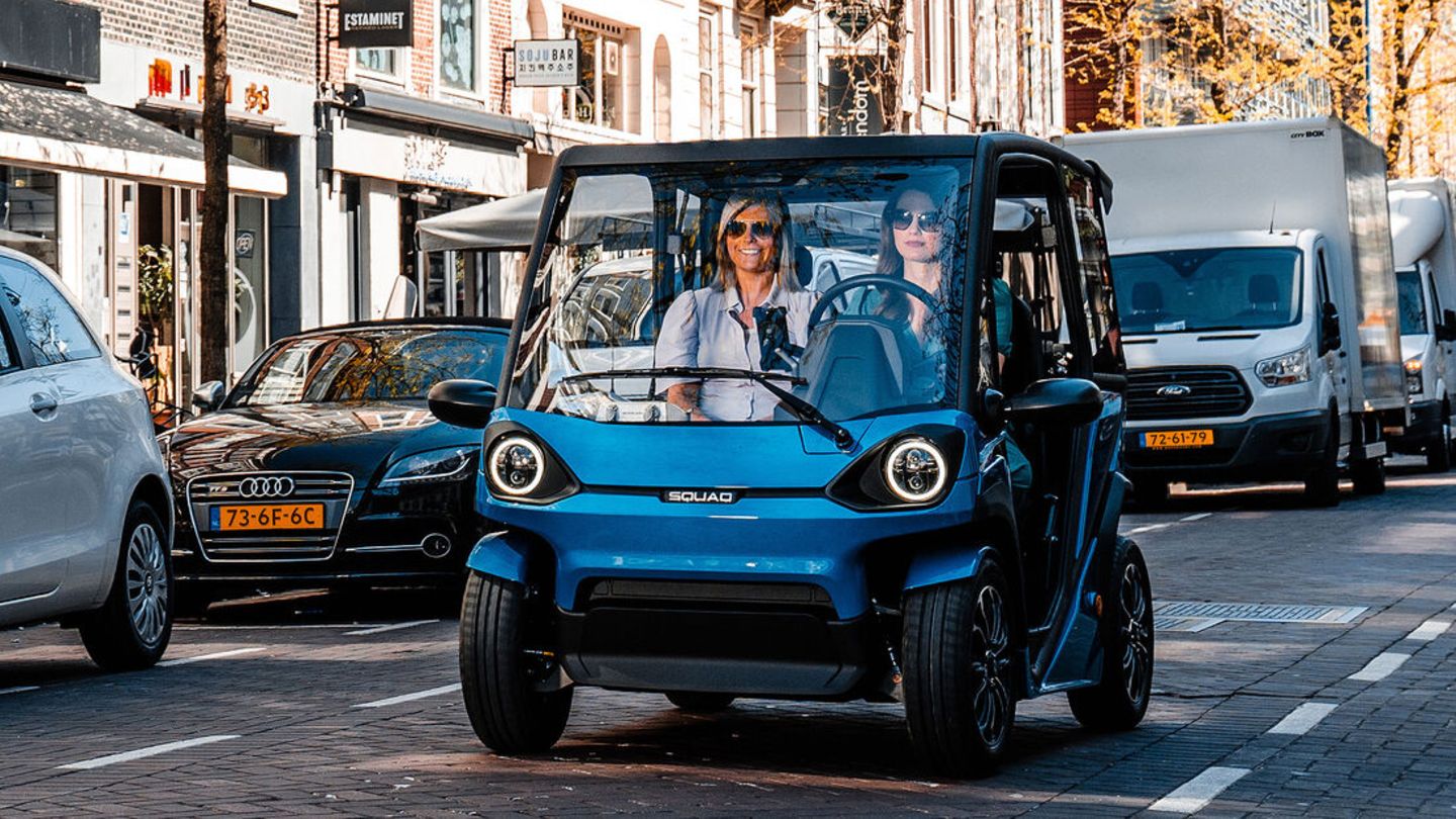 Das Leichtfahrzeug darf gnaz normal die Fahrbahn benutzen.