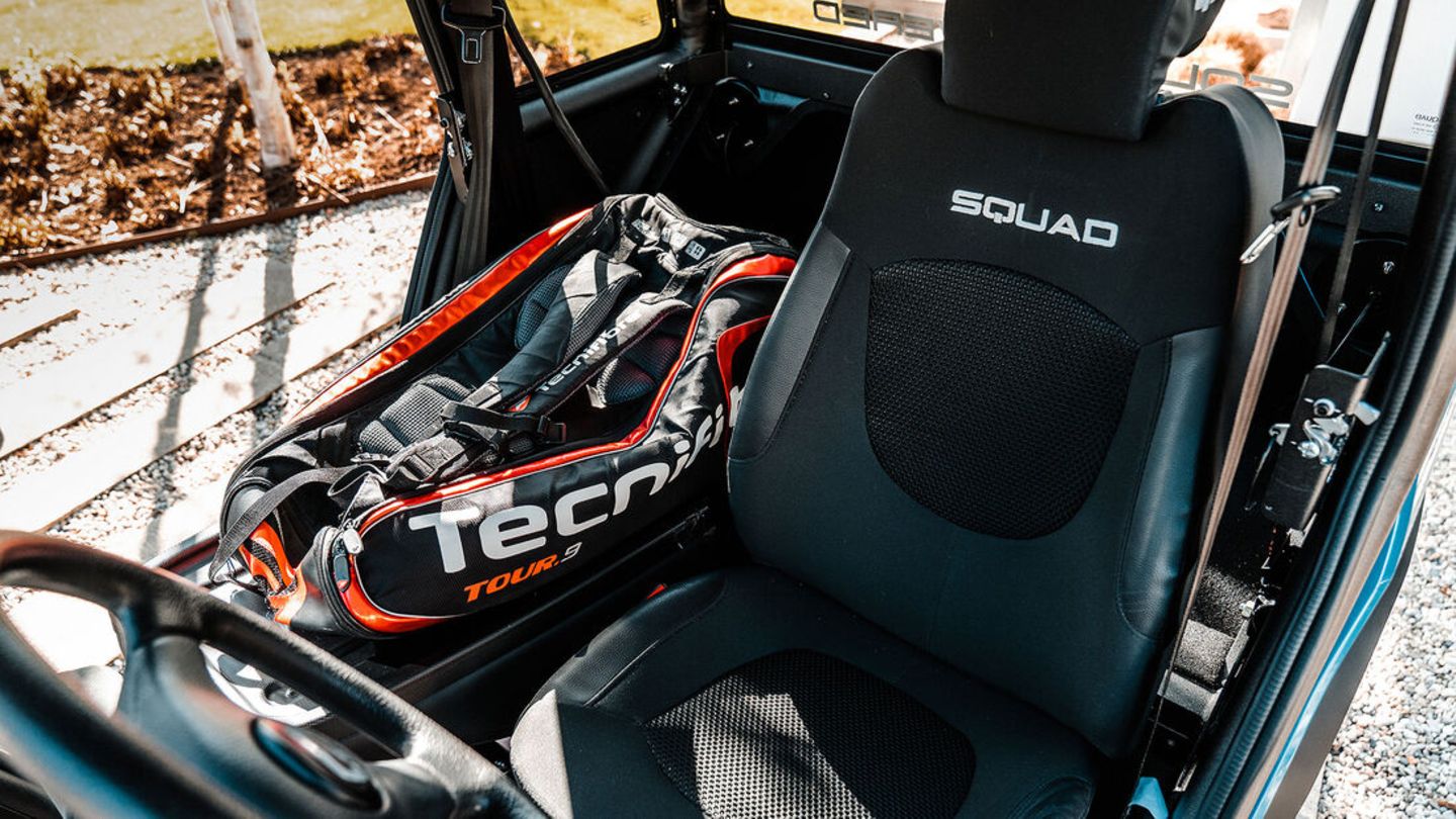 Mit umgelegten Rücksitz passt einiges in das Squad Auto.