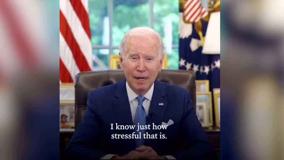 Video: Biden - Mit Rüstungsgesetz und Militärflugzeugen gegen US-Babymilch-Krise Video: Biden - Mit Rüstungsgesetz und Militärflugzeugen gegen US-Babymilch-Krise