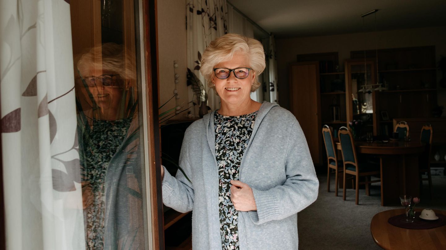Petra Todt, Ordnungsberaterin, bei sich zu Hause in Neumünster