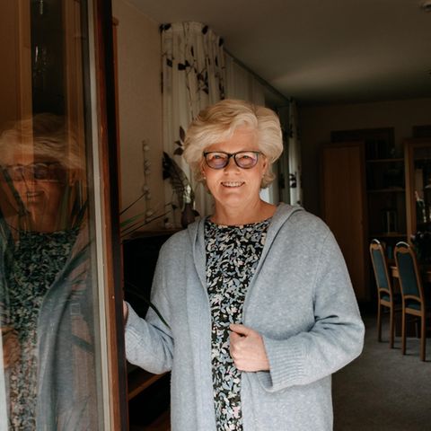 Petra Todt, Ordnungsberaterin, bei sich zu Hause in Neumünster