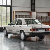 Mercedes_190_W201-8.jpg