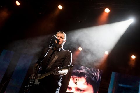 Marcus Wiebusch bei einem Konzert.