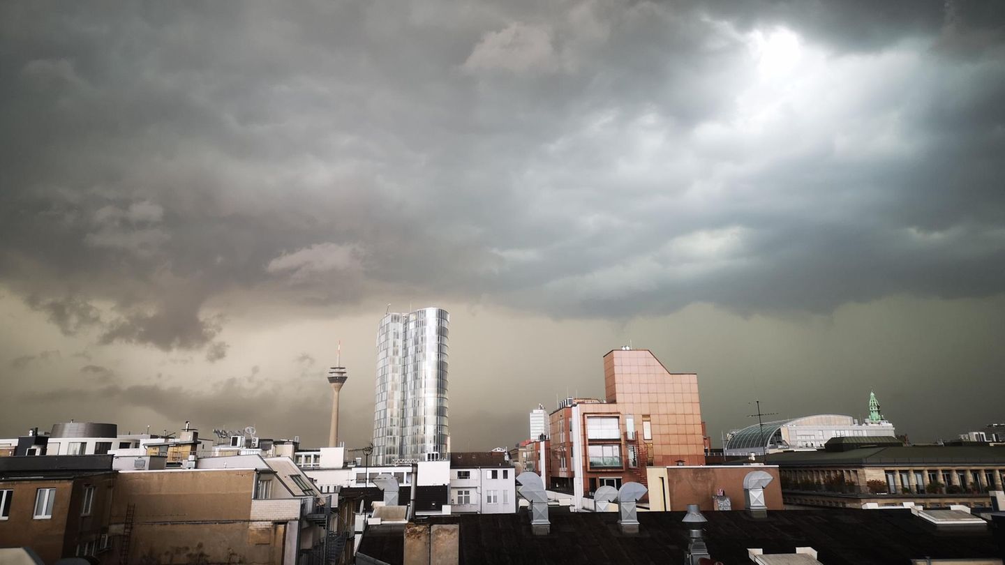 Über Düsseldorf zieht ein Unwetter auf