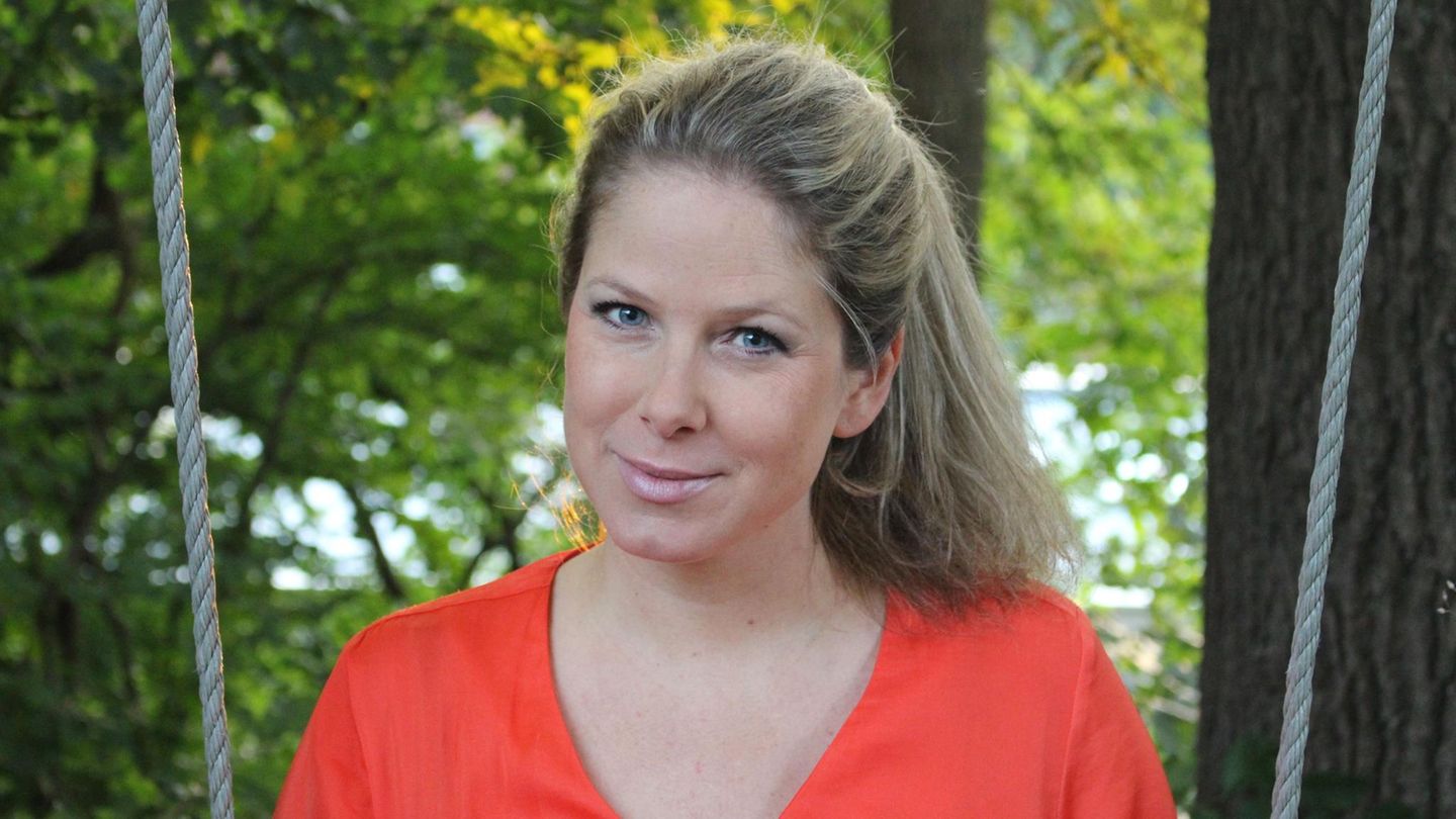 Die Autorin Natascha Sagorski hatte eine Fehlgeburt. Heute lebt sie mit ihrem Mann und ihren zwei Kindern bei München