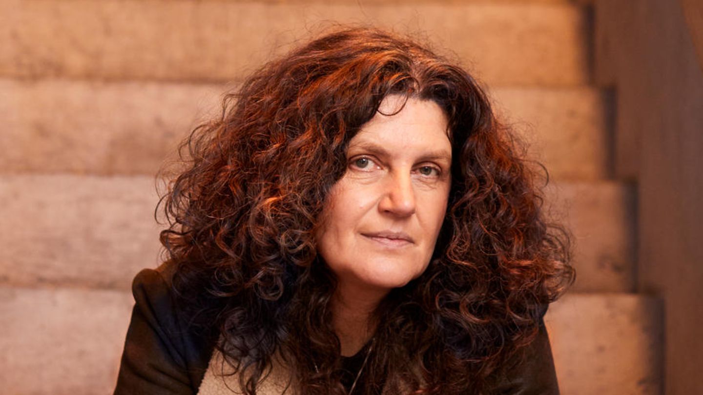 Frauen empört euch! Porträt von Autorin Antje Joel