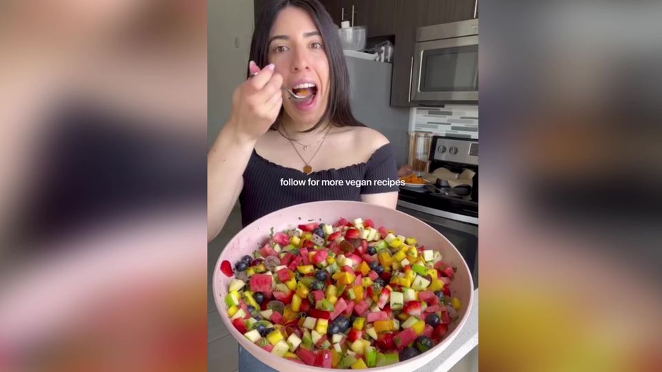 Dieser Obstsalat begeistert derzeit Millionen Menschen weltweit