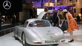 Legendär sind die Flügeltüren des Coupés.