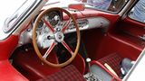 Hinter diesem Lenkrad könnte bald ein Privatsammler sitzen. Wahrscheinlicher ist allerdings, dass das wertvolle Auto in einem Museum konserviert wird.
