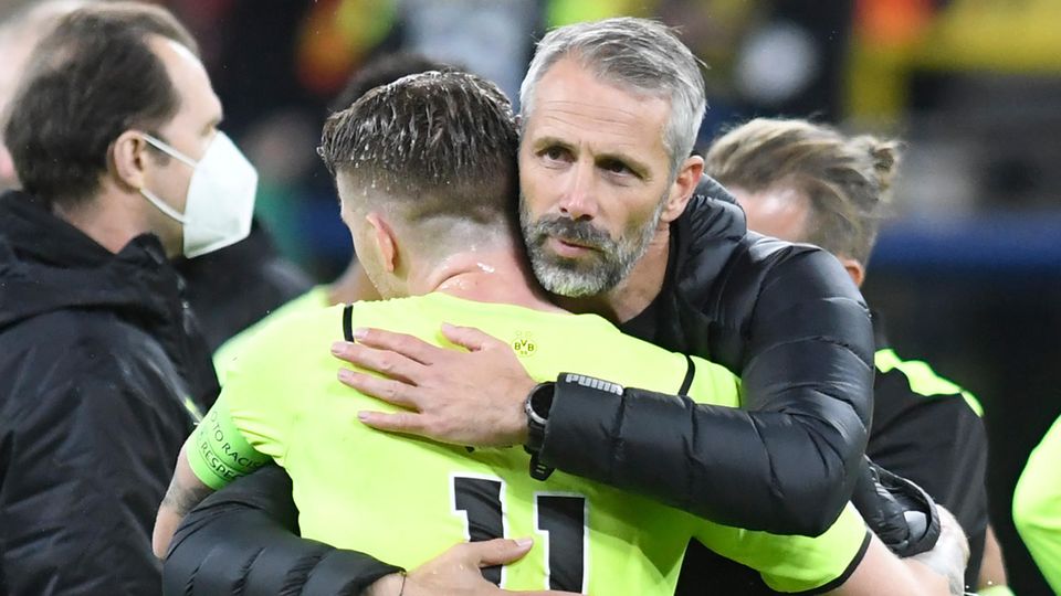 Durfte sich nur ein Jahr beim BVB versuchen: Coach Marco Rose, hier mit Kapitän 