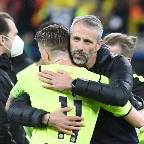 Durfte sich nur ein Jahr beim BVB versuchen: Coach Marco Rose, hier mit Kapitän 