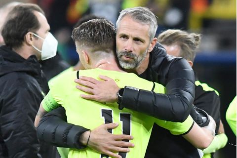 Durfte sich nur ein Jahr beim BVB versuchen: Coach Marco Rose, hier mit Kapitän 
