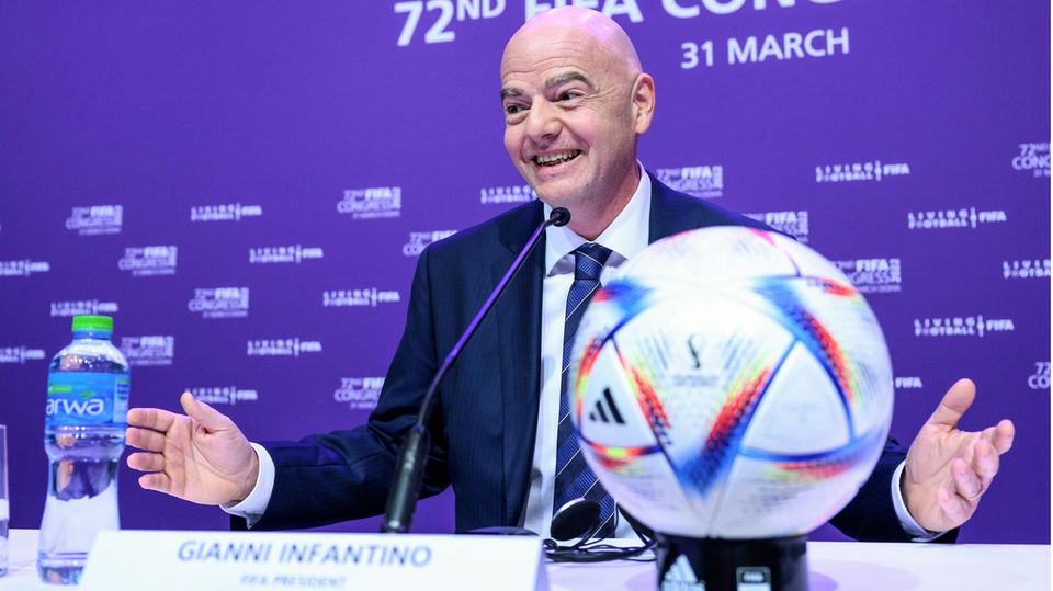 Fußball-WM 2022 in Katar: Katar - Fifa-Boss Gianni Infantino