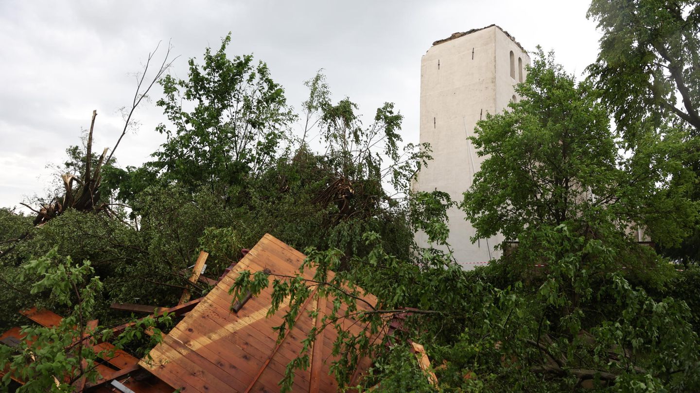 Kirchspitze in Lippstadt vom Sturm abgerissen