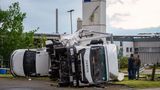 Sturm kippt LKW in Paderborn um