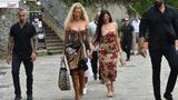 Khloe Kardashian und Kylie Jenner