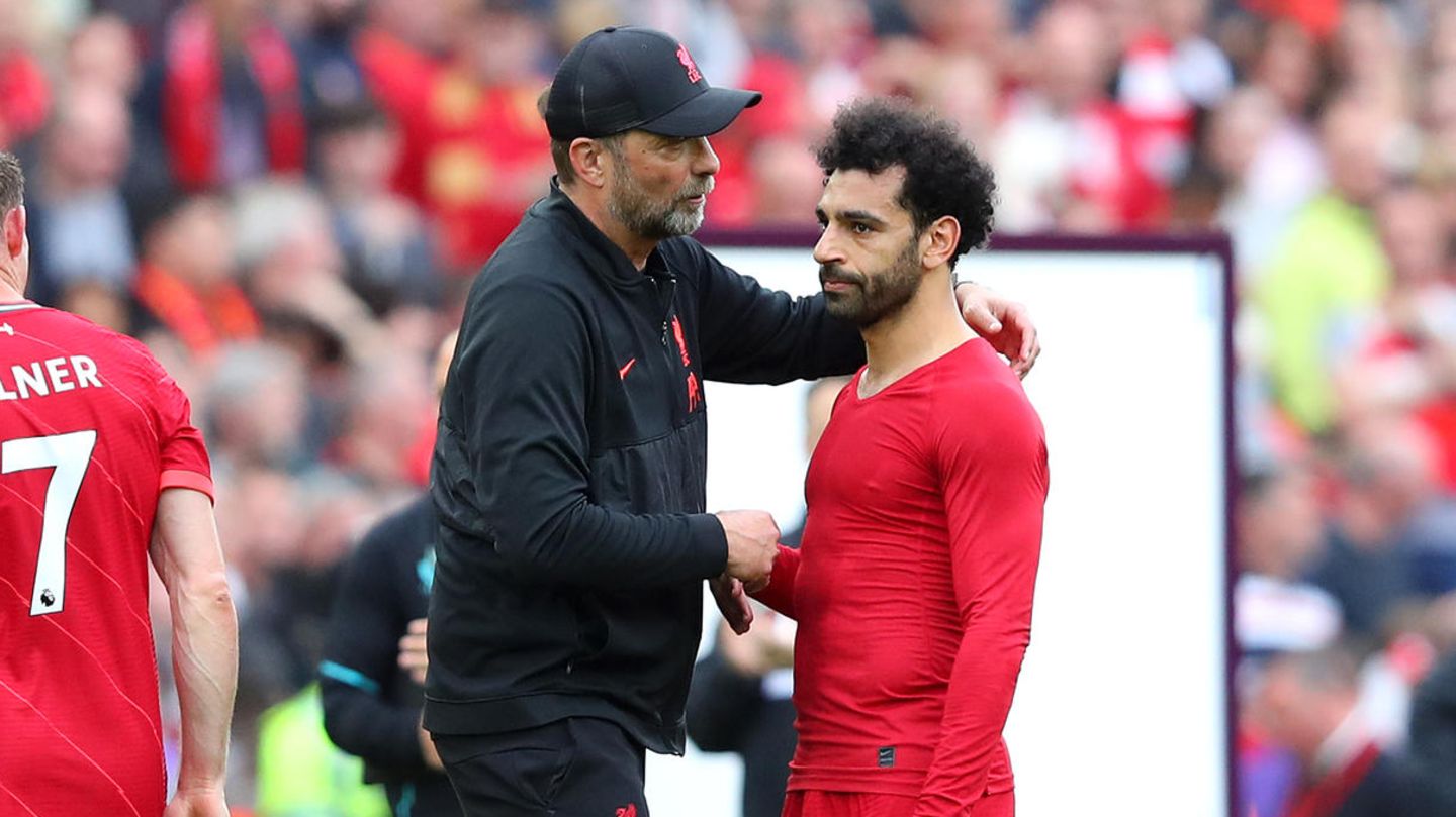 Jürgen Klopp tröstet seinen Torschützen Mo Salah