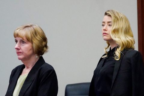 Elaine Bredehoft und Amber Heard bei einer Anhörung vor Gericht