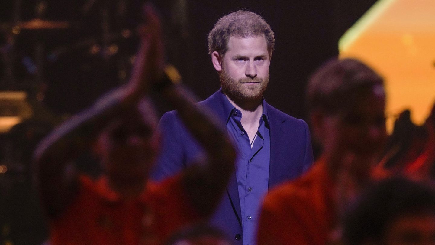 Prinz Harry hüllt sich in Schweigen: Wann seine Memoiren erscheinen, ist ungewiss.