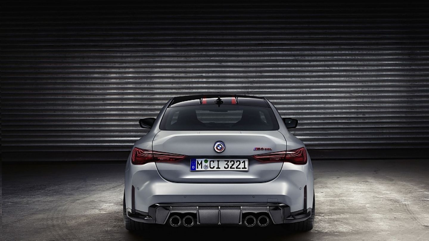 Launch of the BMW M4 CSL: precision landing